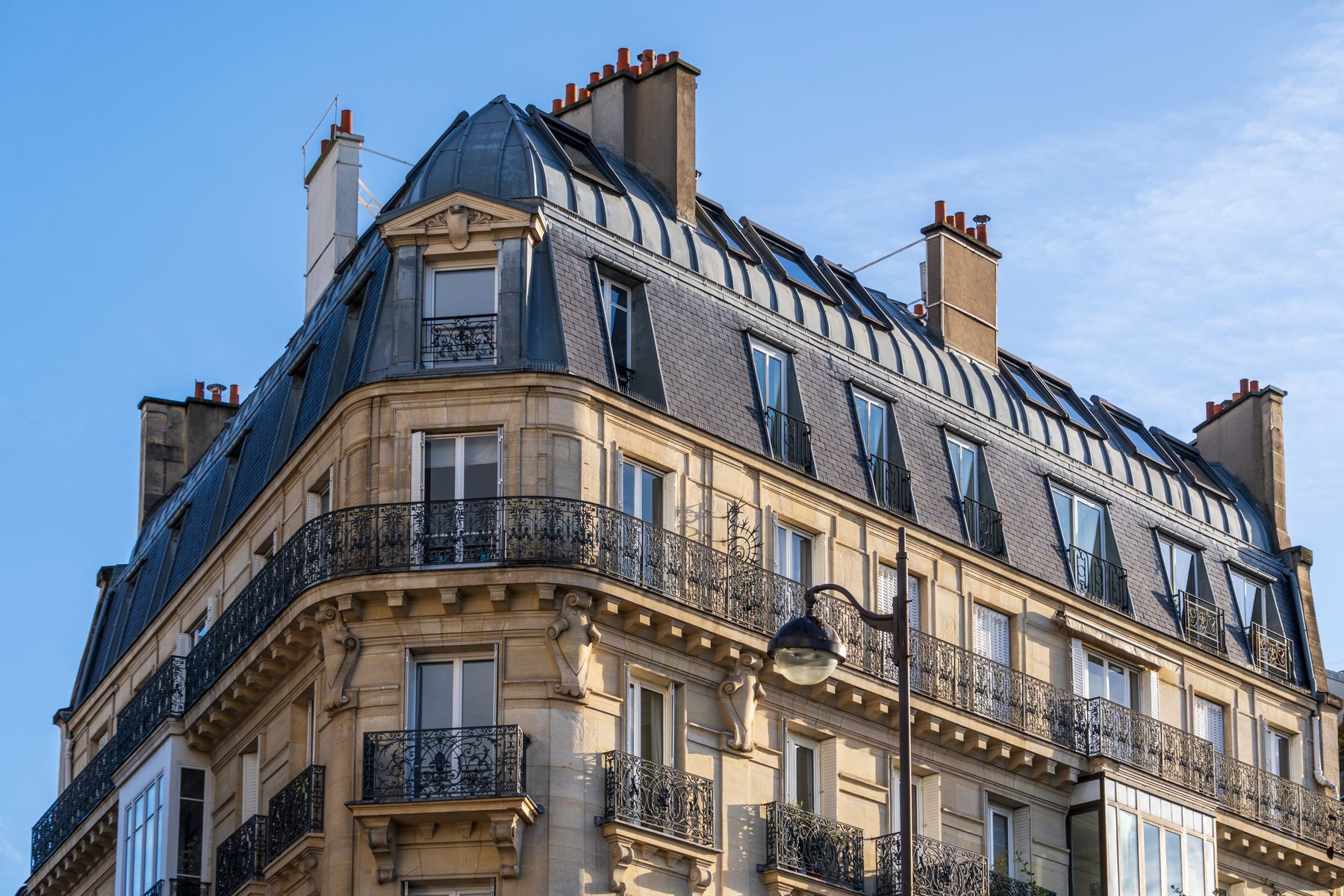Elegant Haussmann architecture in the centre of Paris